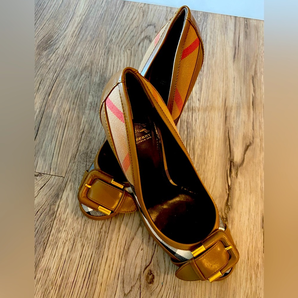 BURBERRY HEELS